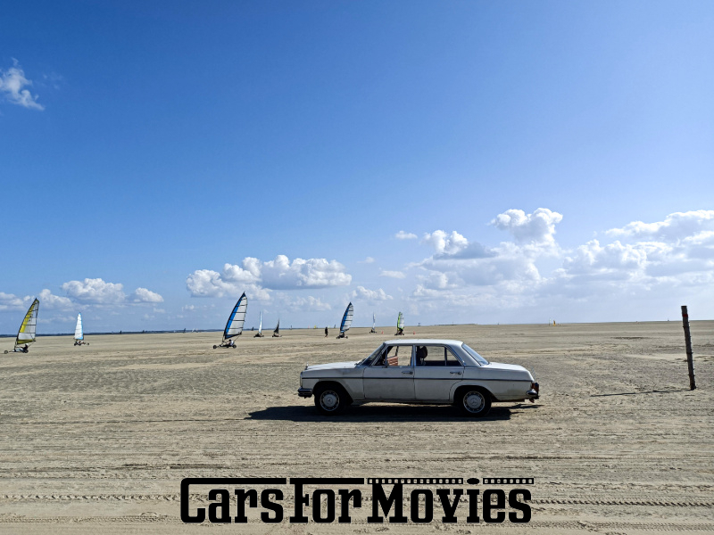 CarsForMovies | Mercedes Benz W114 1971 Deutschland Weiß Braun Zivilfahrzeug Limousine Hamburg 7556 Schiebedach Dachgepäckträger ahk Anhängerkupplung strichacht /8 schlauchboot